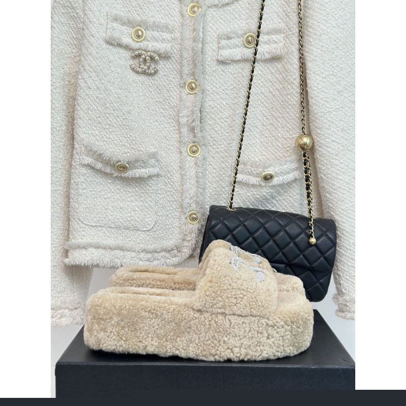 Ch*el slippers